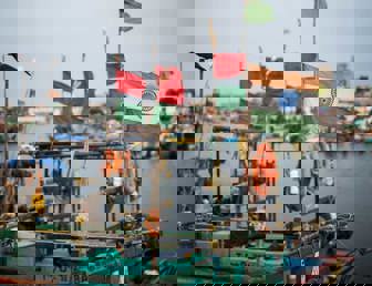 Film: Karunalaya, India