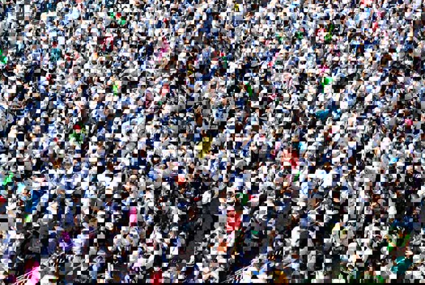 S3, E9: Right To Movement – Run The Wall