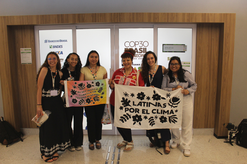 Latinas por el Clima official delegation.
